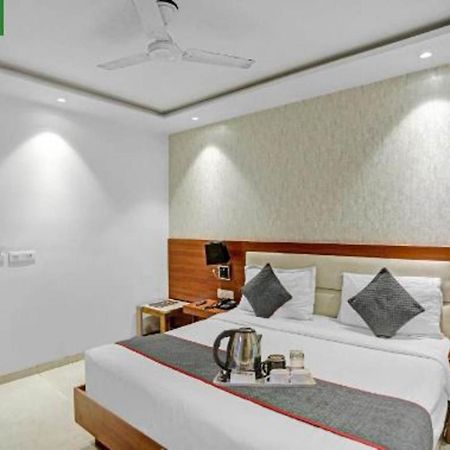 فندق نيودلهيفي  Wowstops-Clark Near Delhi Airport المظهر الخارجي الصورة