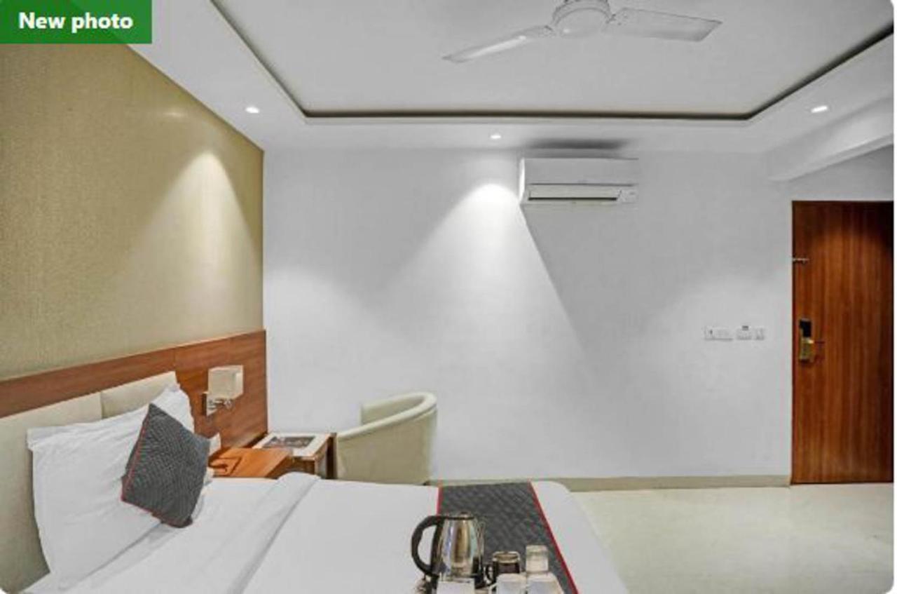 فندق نيودلهيفي  Wowstops-Clark Near Delhi Airport المظهر الخارجي الصورة